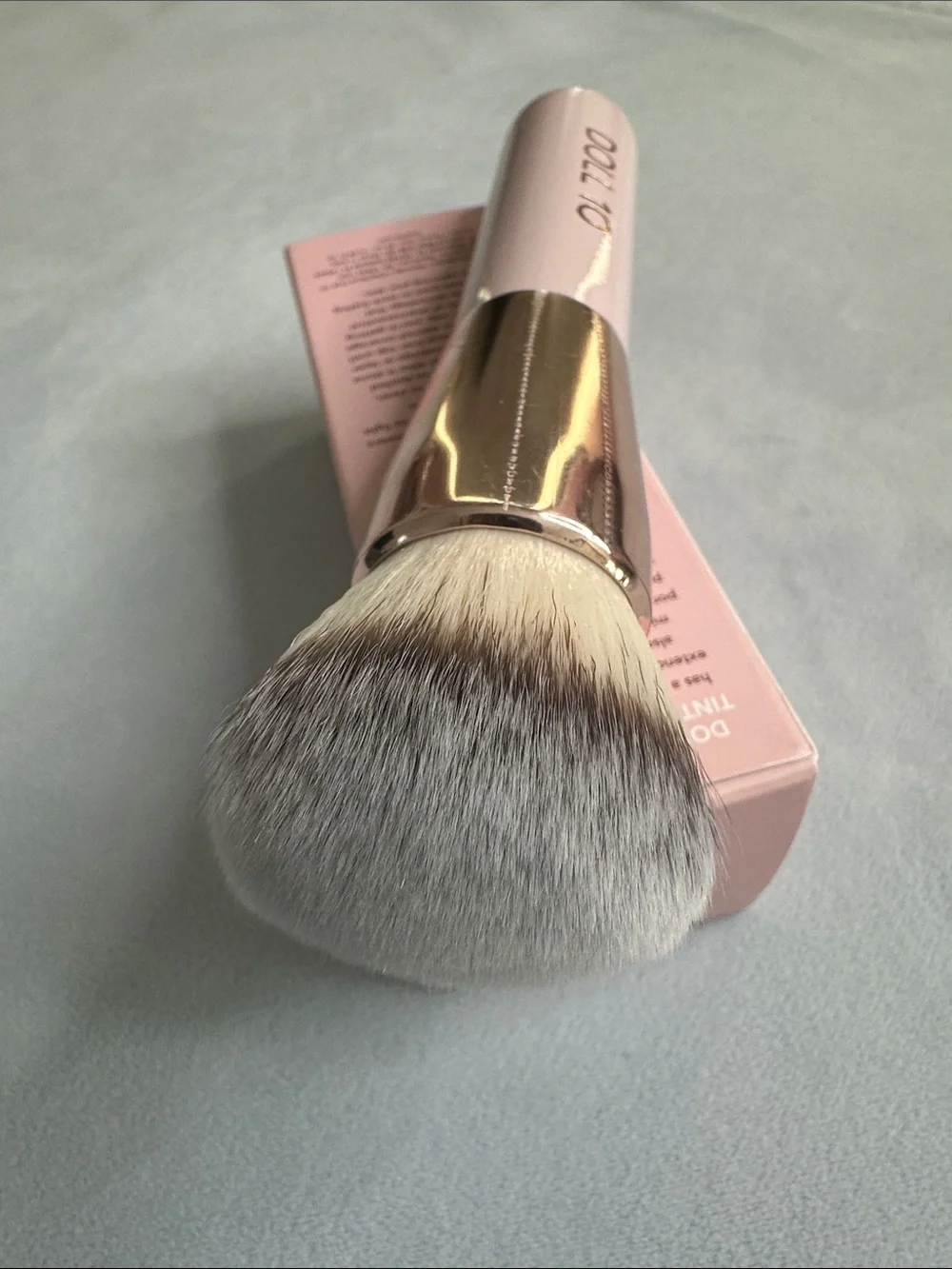 🎨 DOLL 10 | DOLL SKIN GENIUS TINTED SERUM PRIMER AND MAKEUP BRUSH